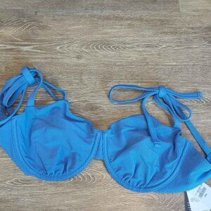 Abercrombie & Fitch size small curve love bikini top new